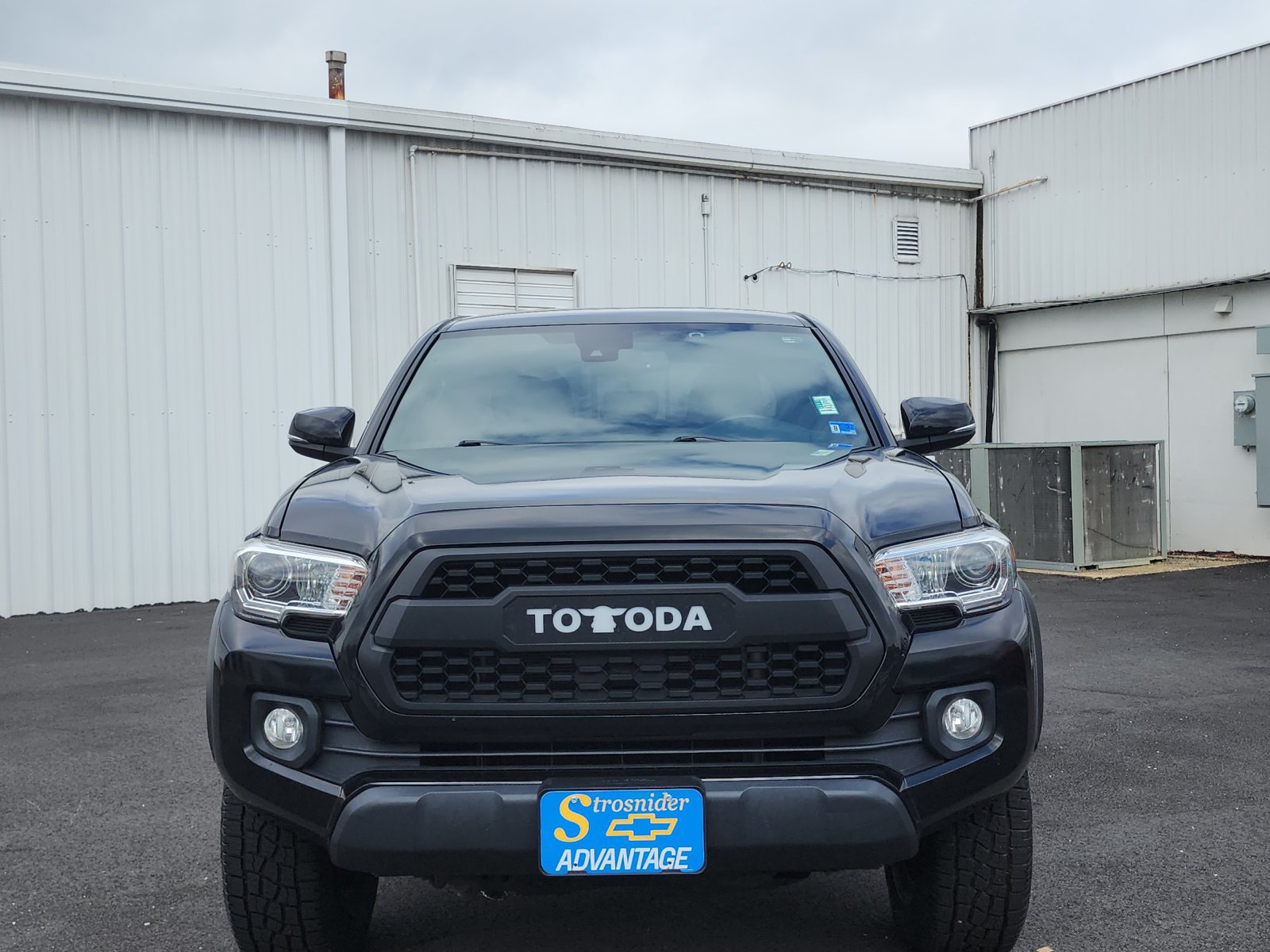 Used 2021 Toyota Tacoma TRD Off-Road w/ Technology Package AWD/4WD image 8