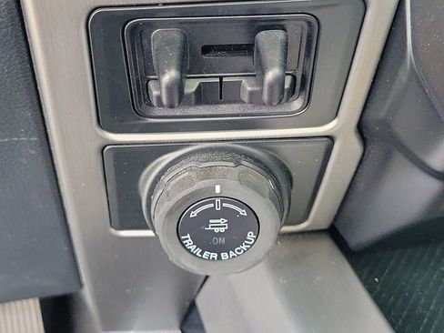 Used 2022 Ford F350 Platinum w/ FX4 Off-Road Package image 20