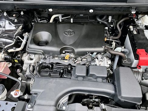 Used 2024 Toyota RAV4 XLE AWD/4WD image 31