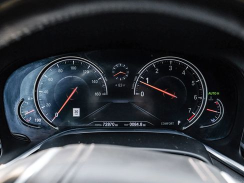 Used 2018 BMW 740i image 25