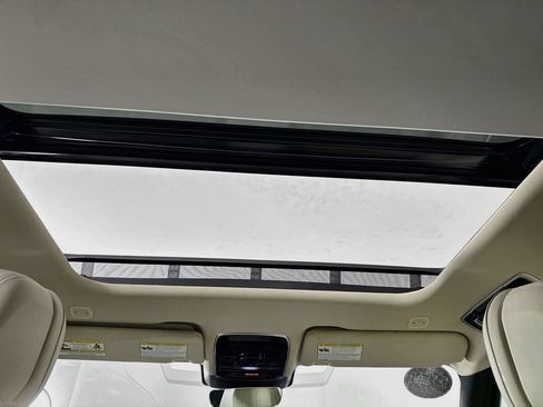 Used 2023 Land Rover Range Rover Long Wheelbase SE AWD/4WD image 28