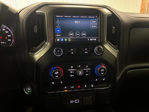 Certified 2022 Chevrolet Silverado 1500 RST AWD/4WD image 23
