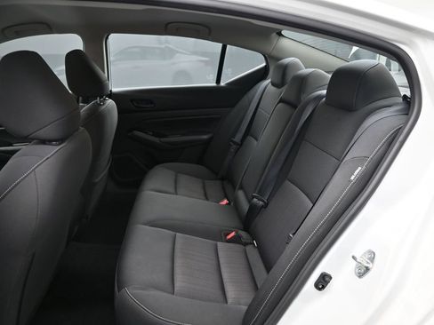 Used 2023 Nissan Altima 2.5 SV FWD image 15