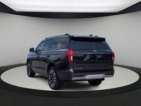 Used 2025 Ford Expedition Platinum w/ Driver's Package AWD/4WD image 6
