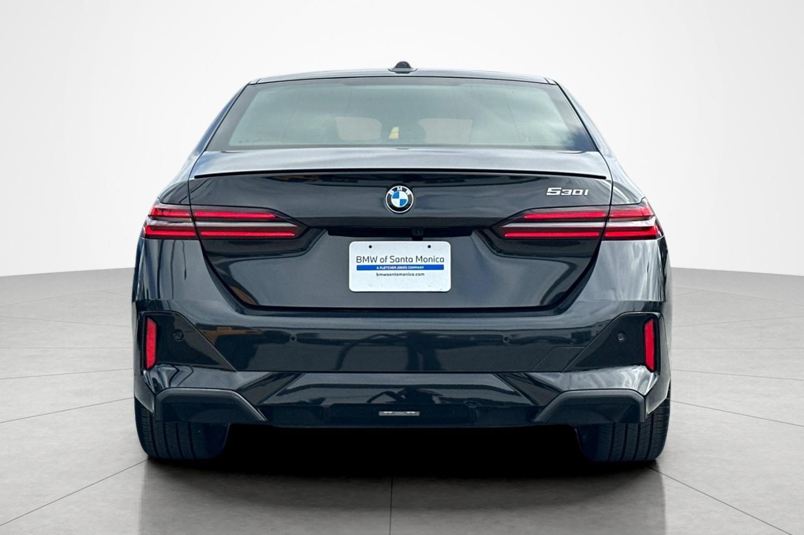 Used 2026 BMW 530i w/ M Sport Package RWD image 4