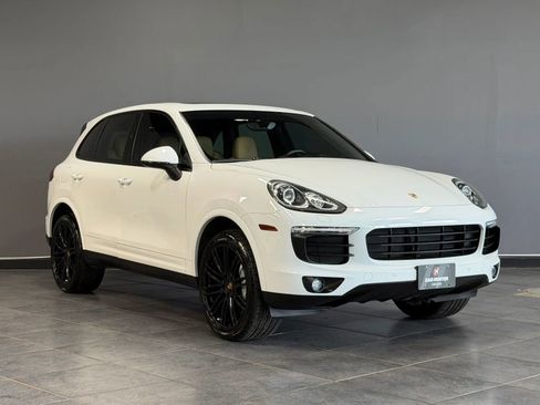 Used 2018 Porsche Cayenne Platinum Edition image 3