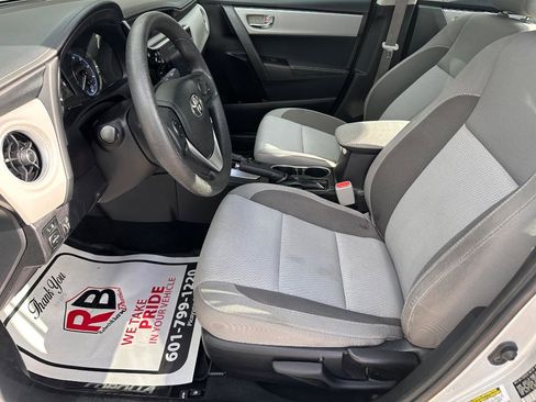 Used 2019 Toyota Corolla LE FWD image 16