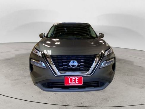 Used 2022 Nissan Rogue SV image 9