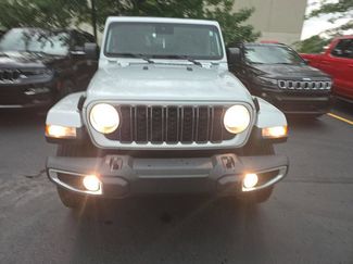 Used 2024 Jeep Gladiator Sport AWD/4WD video 2