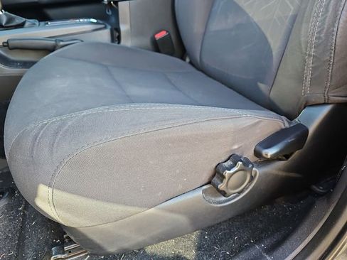 Used 2018 Toyota Tacoma TRD Sport image 12