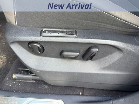 Used 2022 Volkswagen Atlas SEL Premium image 11