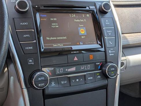 Used 2017 Toyota Camry XLE FWD image 5