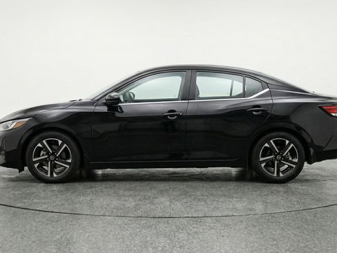 Used 2025 Nissan Sentra SV image 5