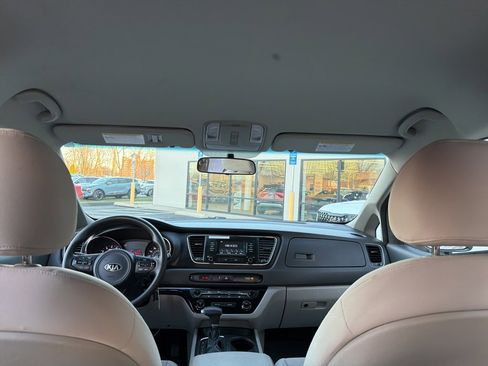 Certified 2018 Kia Sedona L image 23