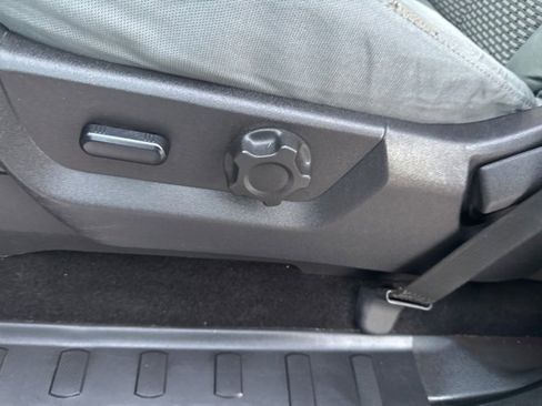 Used 2016 Ford F250 XLT w/ XLT Premium Package image 29