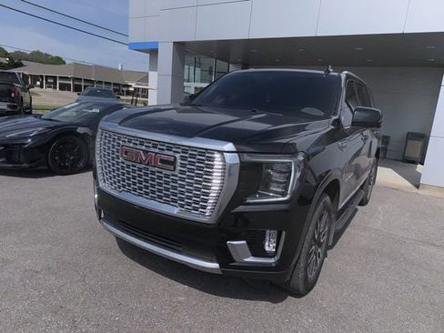 Used 2023 GMC Yukon Denali AWD/4WD image 2