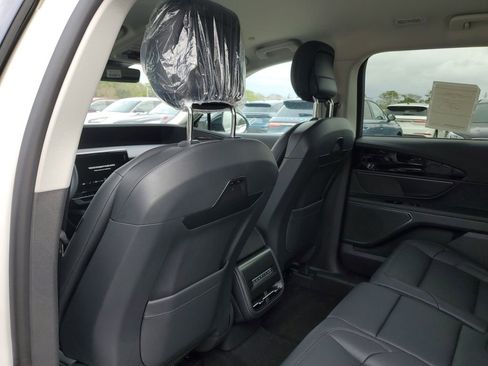 New 2026 Lincoln Nautilus Premier AWD/4WD image 9