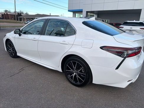 Used 2024 Toyota Camry SE image 26