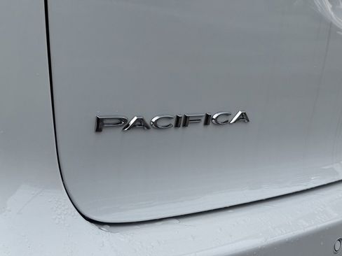 New 2026 Chrysler Pacifica Select image 39