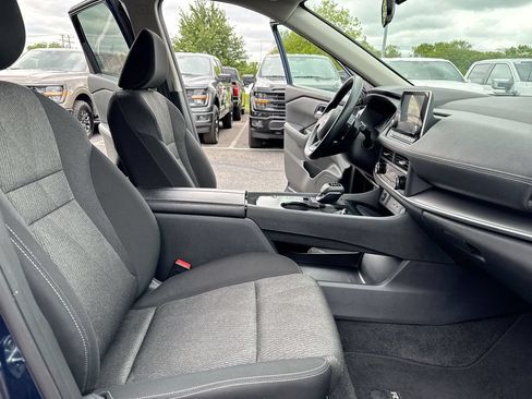 Used 2024 Nissan Rogue SV FWD image 21