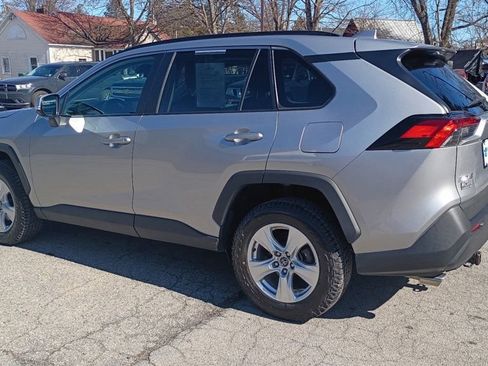 Used 2021 Toyota RAV4 XLE w/ Convenience Package image 9