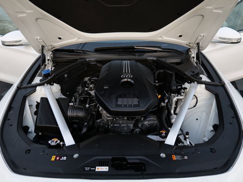 Used 2023 Genesis G70 2.0T image 50