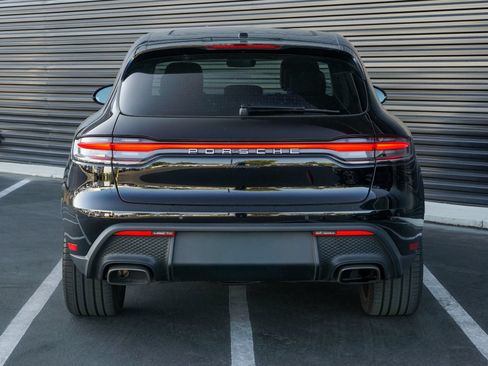 Certified 2023 Porsche Macan AWD/4WD image 6