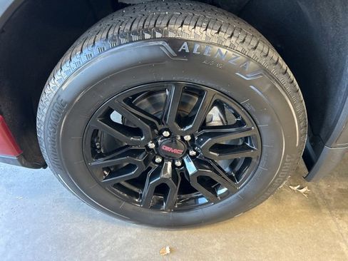 Used 2022 GMC Sierra 1500 Elevation w/ Elevation Premium Package image 10