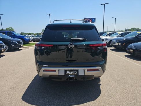 Used 2023 Nissan Pathfinder SL w/ SL Premium Package AWD/4WD image 4