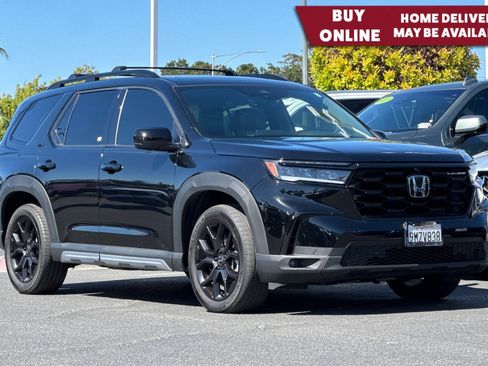 Used 2025 Honda Pilot Black Edition image 1