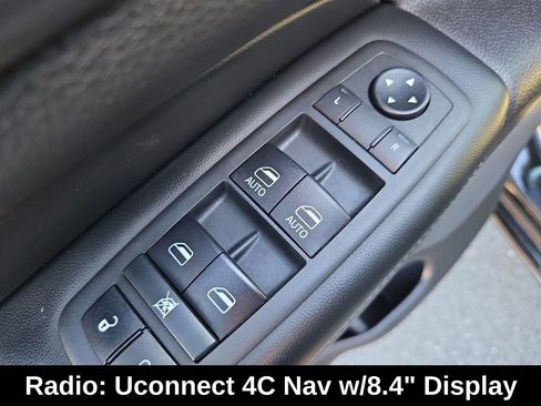 Used 2020 Jeep Grand Cherokee Altitude image 13