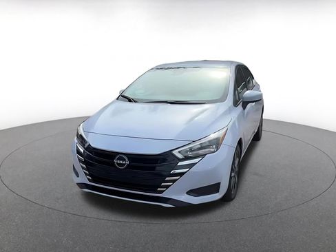 Used 2025 Nissan Versa SV image 7