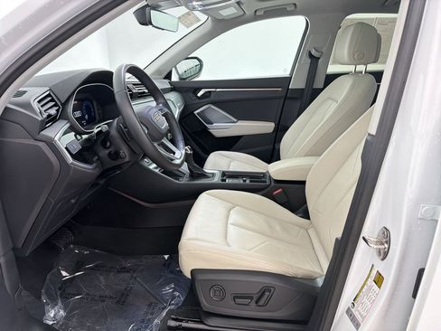 Used 2024 Audi Q3 2.0T Premium Plus w/ Premium Plus Package image 5