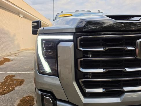 Used 2024 GMC Sierra 2500 AT4 w/ AT4 Preferred Package AWD/4WD image 18