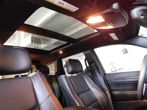 Used 2017 Jeep Grand Cherokee Limited w/ Luxury Group II AWD/4WD image 4