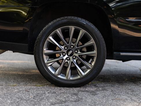Used 2019 Cadillac Escalade Premium Luxury w/ Escalade Sport Edition AWD/4WD image 14