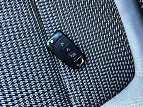 Used 2023 Hyundai Kona SE image 32