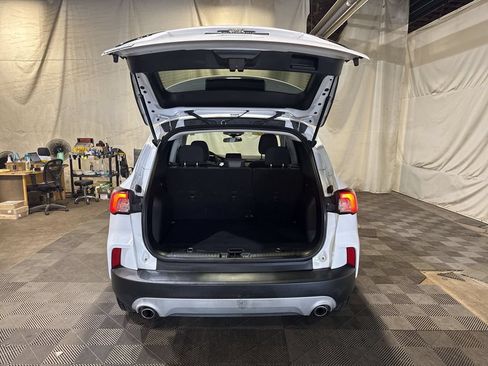 Used 2021 Ford Escape SE FWD image 19