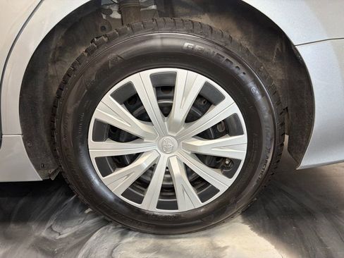 Used 2023 Toyota Camry LE image 22