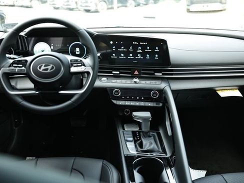 New 2026 Hyundai Elantra Limited FWD image 6