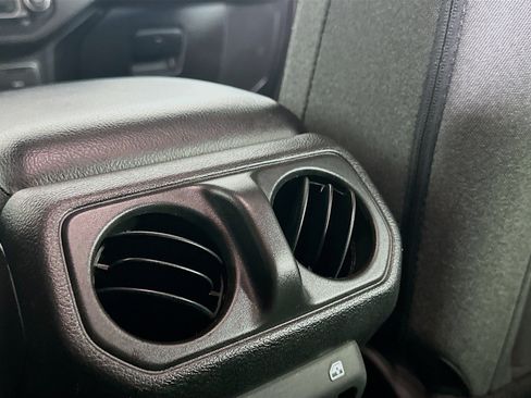 Used 2024 Jeep Wrangler Unlimited AWD/4WD image 25