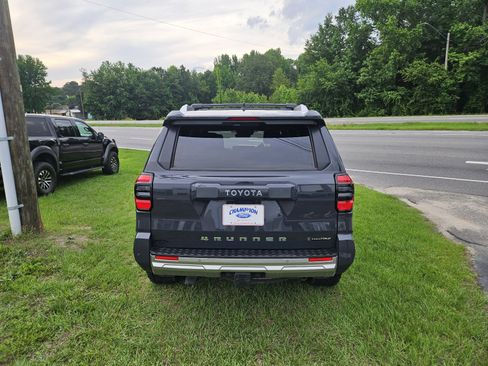 Used 2026 Toyota 4Runner Limited AWD/4WD image 4