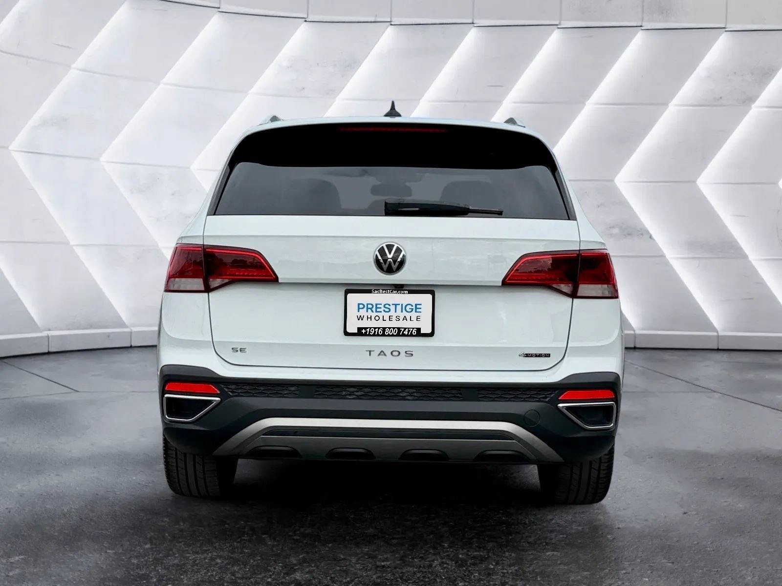 Used 2022 Volkswagen Taos SE w/ Panoramic Sunroof Package AWD/4WD image 7
