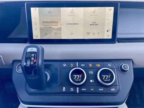 Certified 2024 Land Rover Defender 110 S image 19