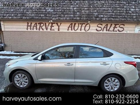 Used 2020 Hyundai Accent SE image 1