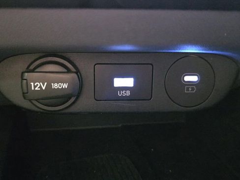 Certified 2025 Hyundai Elantra SEL image 23