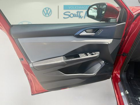 Certified 2023 Volkswagen Taos SE FWD image 19