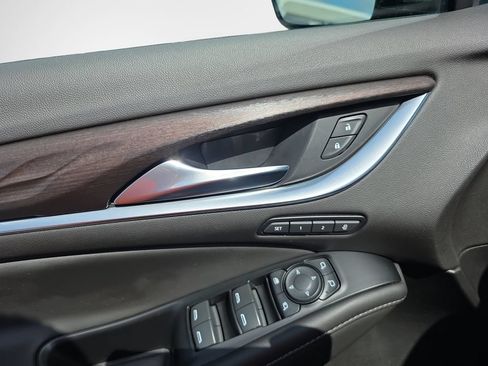 Used 2023 Buick Enclave Avenir AWD/4WD image 14