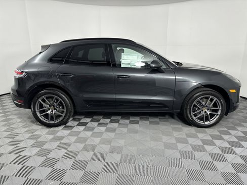 Certified 2025 Porsche Macan image 8