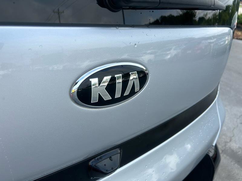 Used 2016 Kia Soul + FWD image 28